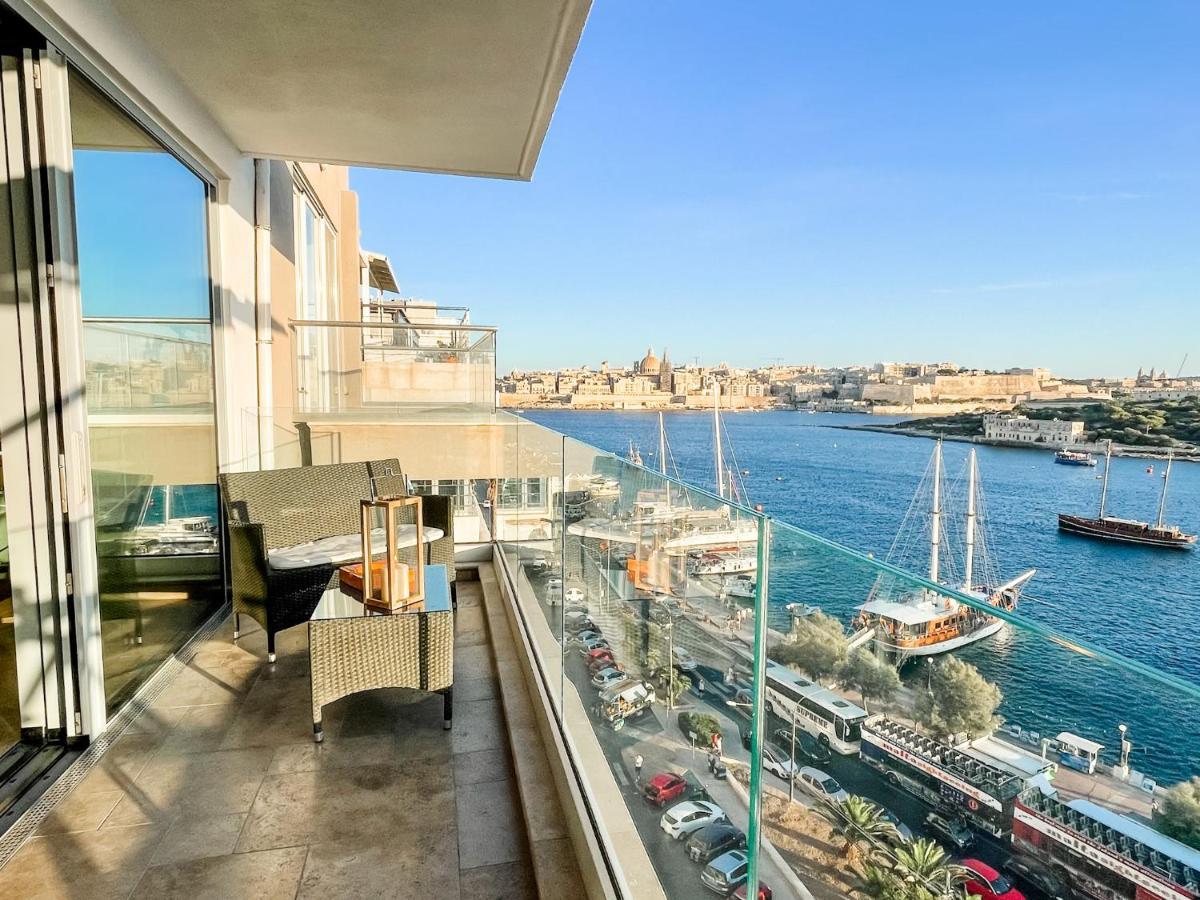 Unique Seafront Triplex Penthouse With Panoramic Bedroom & Rooftop Jacuzzi Overlooking Valletta Sliema Eksteriør bilde