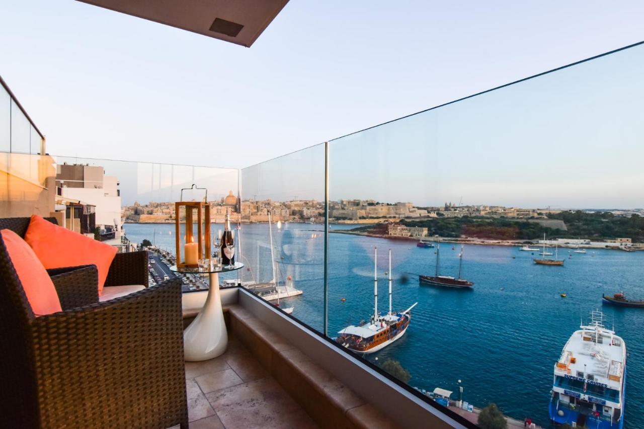 Unique Seafront Triplex Penthouse With Panoramic Bedroom & Rooftop Jacuzzi Overlooking Valletta Sliema Eksteriør bilde