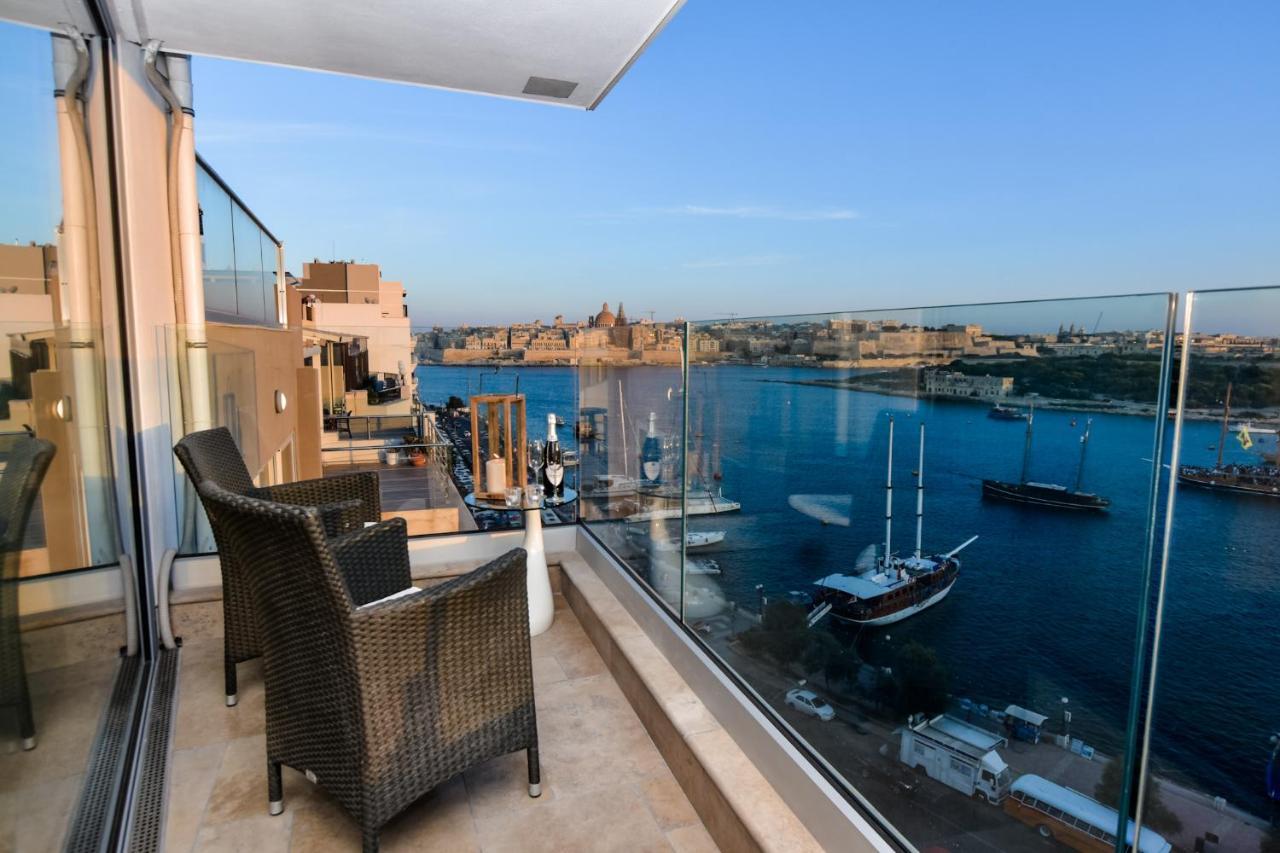 Unique Seafront Triplex Penthouse With Panoramic Bedroom & Rooftop Jacuzzi Overlooking Valletta Sliema Eksteriør bilde
