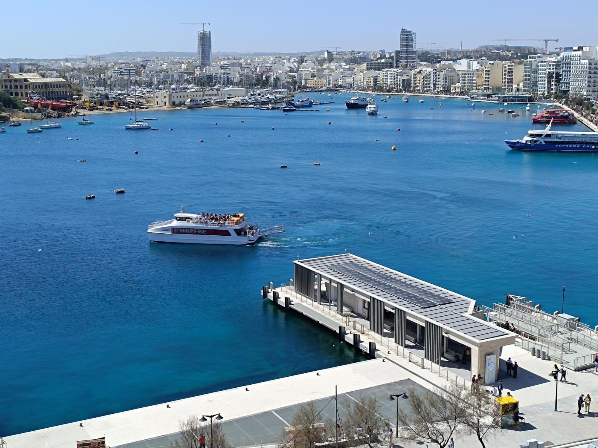 Unique Seafront Triplex Penthouse With Panoramic Bedroom & Rooftop Jacuzzi Overlooking Valletta Sliema Eksteriør bilde